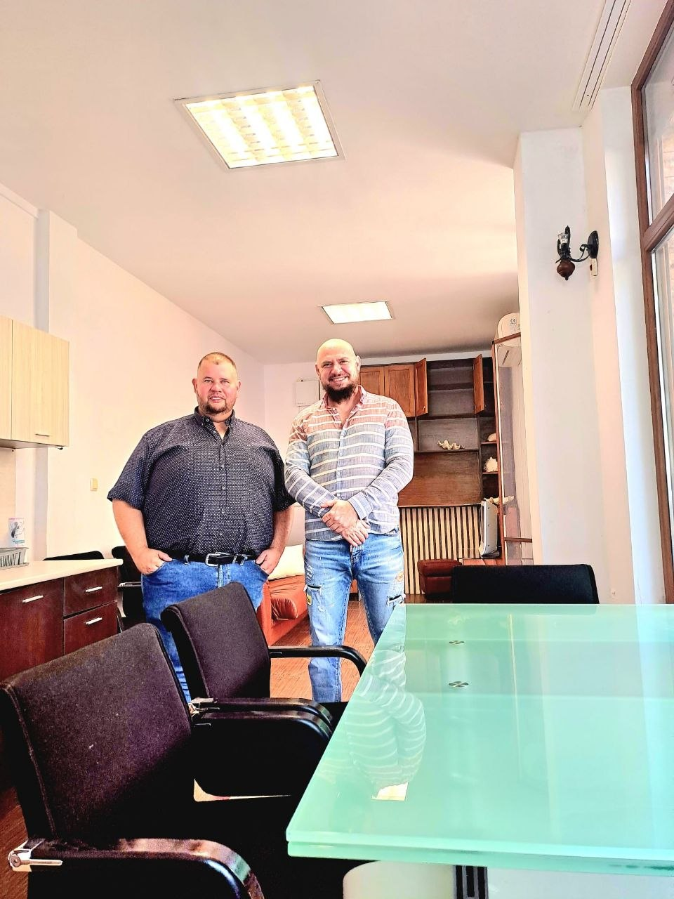 Das Team der R & D Steuer- und Finanzberatung in den Büroräumen in Bulgarien